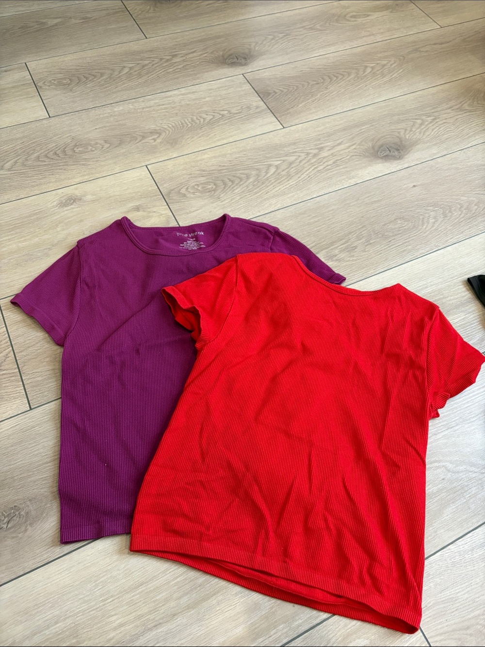 Women’s Short-Sleeve Ribbed Tee Set - Purple & Red